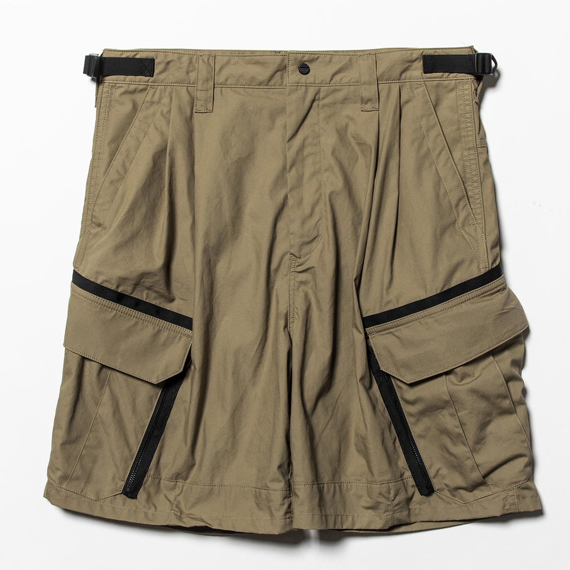 Luggage Cargo Shorts Beige | meanswhile