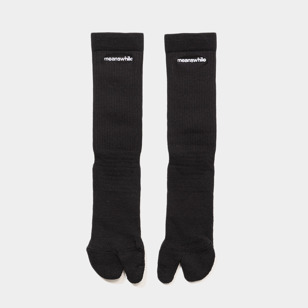 “Tabi” Tube Socks/Off Black