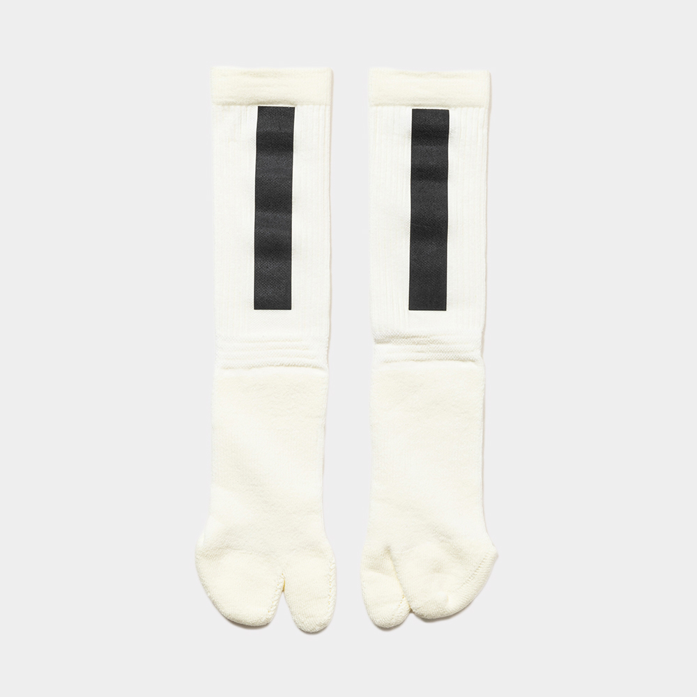 “Tabi” Tube Socks/Raw White
