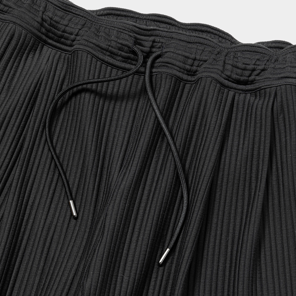 Uneven Fabric Wide Slacks/Off Black
