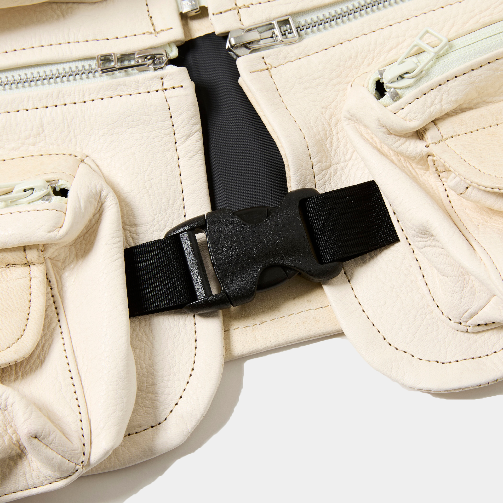 SHIRONAMESHI Leather Luggage Vest/SHIRO