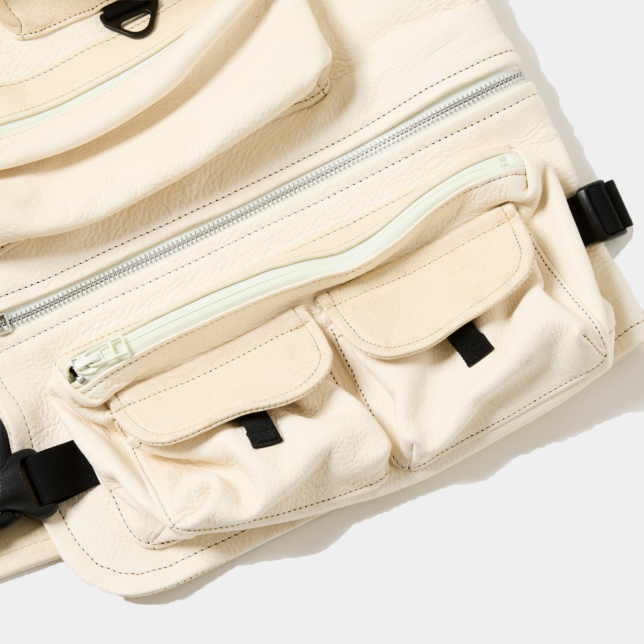 SHIRONAMESHI Leather Luggage Vest/SHIRO