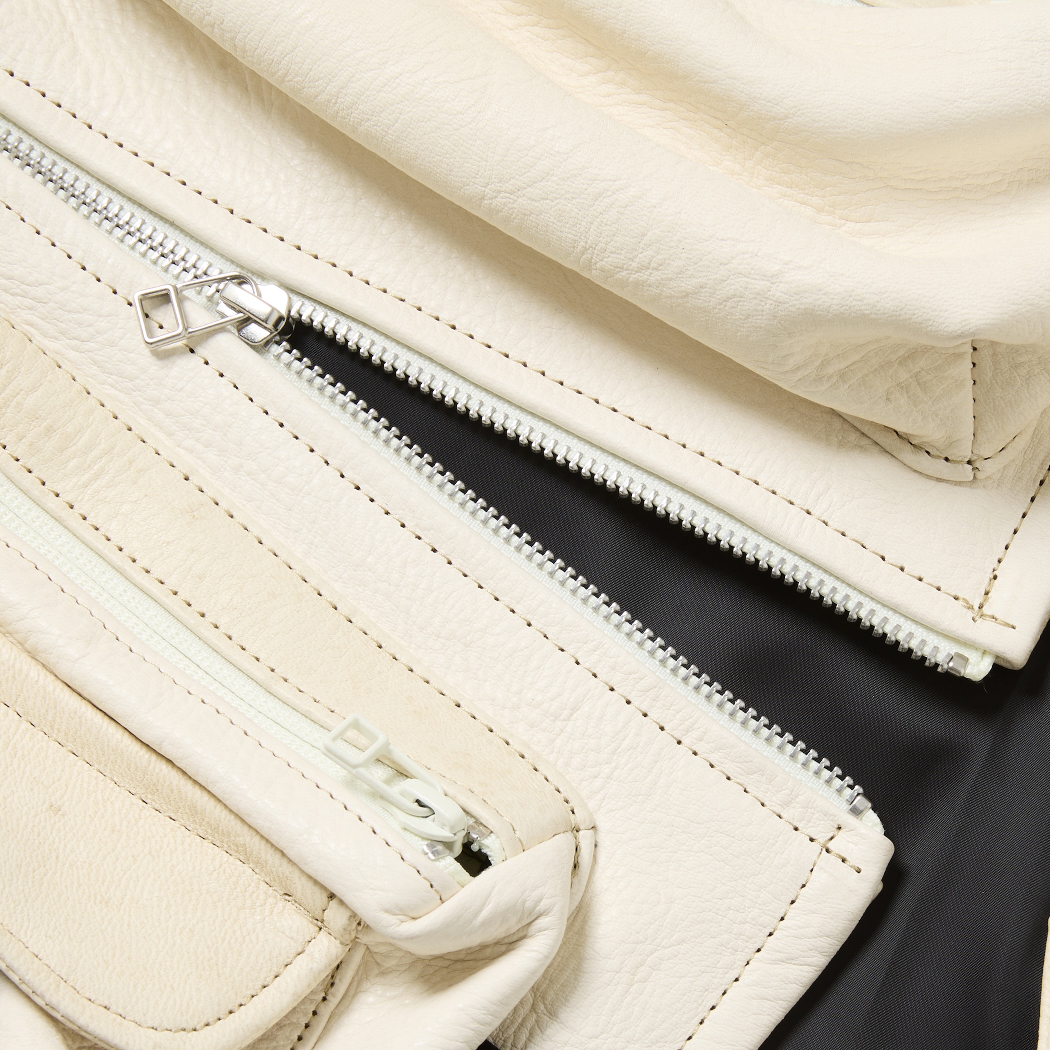 SHIRONAMESHI Leather Luggage Vest/SHIRO