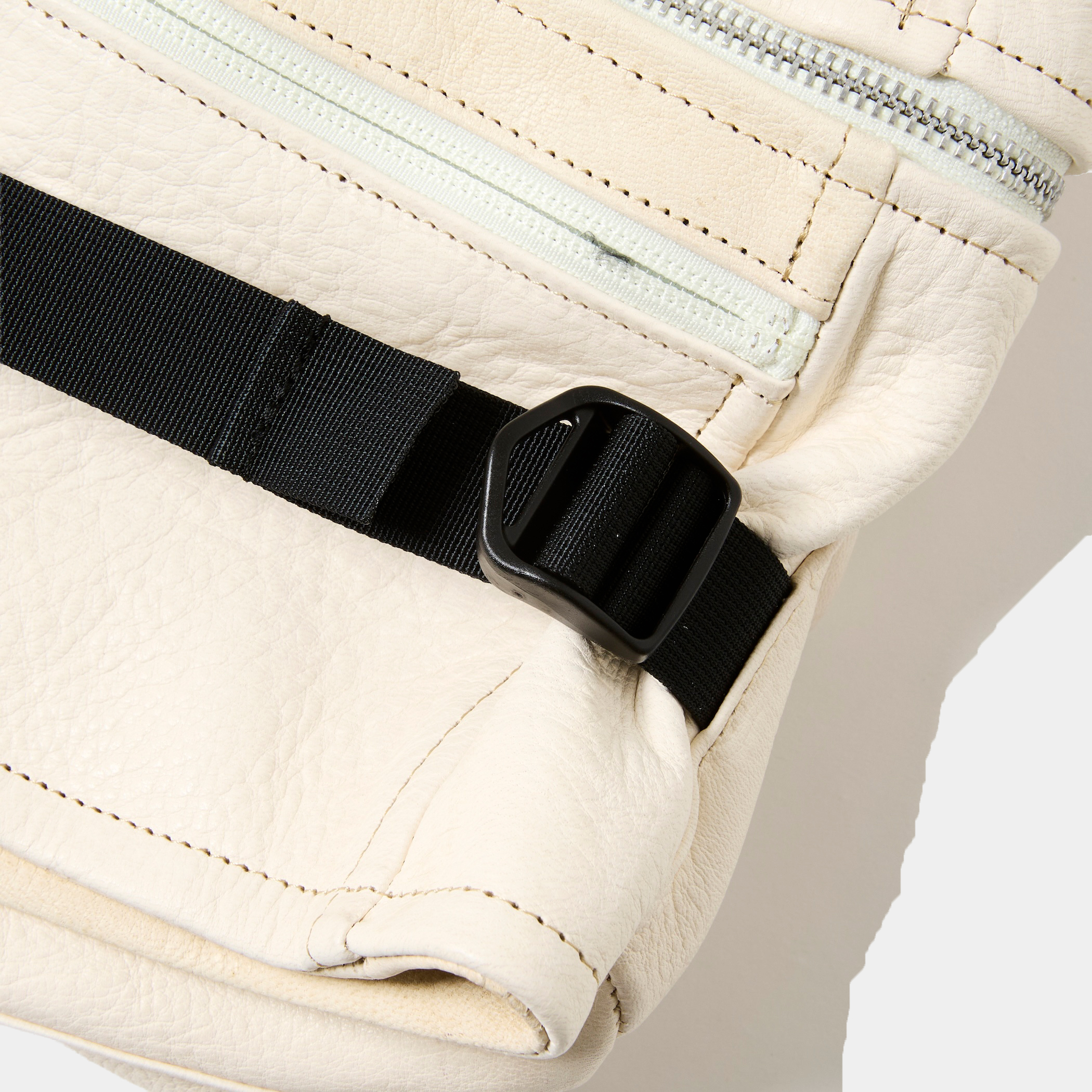 SHIRONAMESHI Leather Luggage Vest/SHIRO