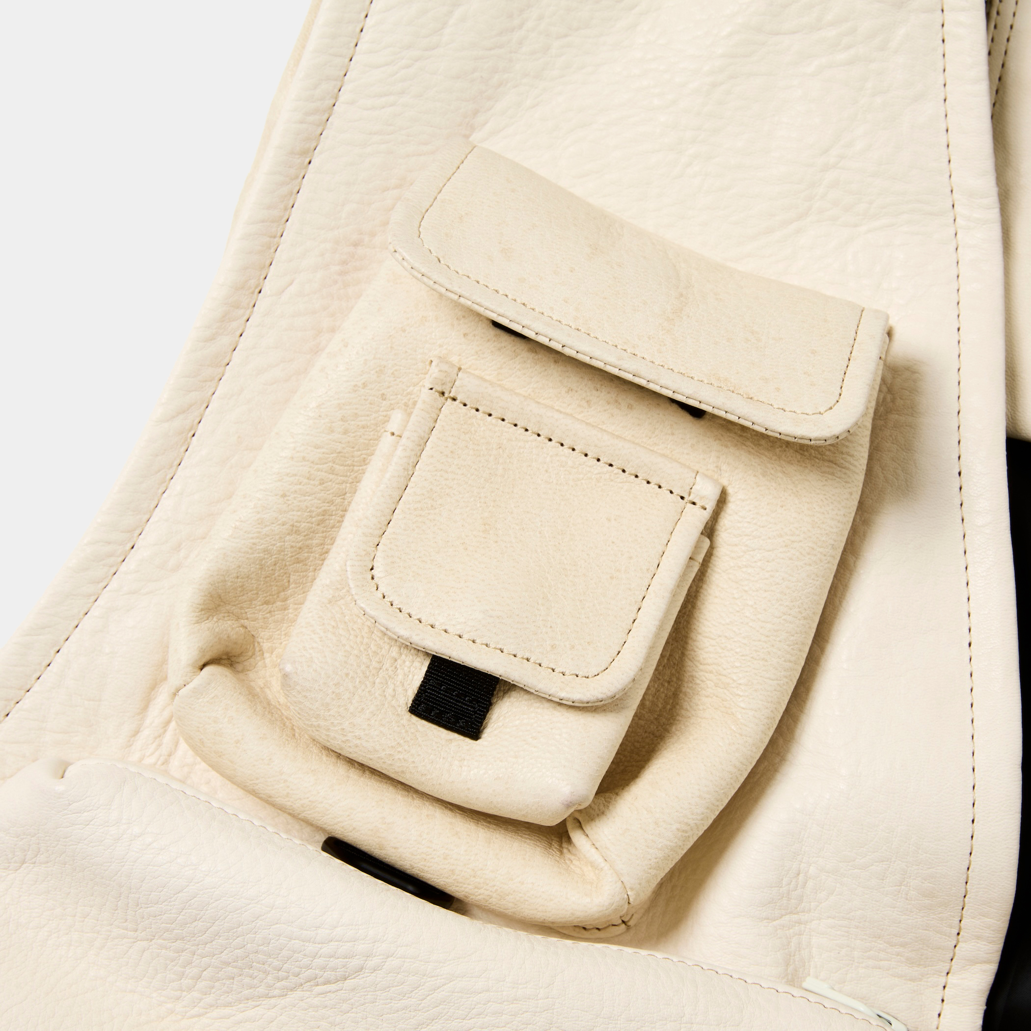 SHIRONAMESHI Leather Luggage Vest/SHIRO