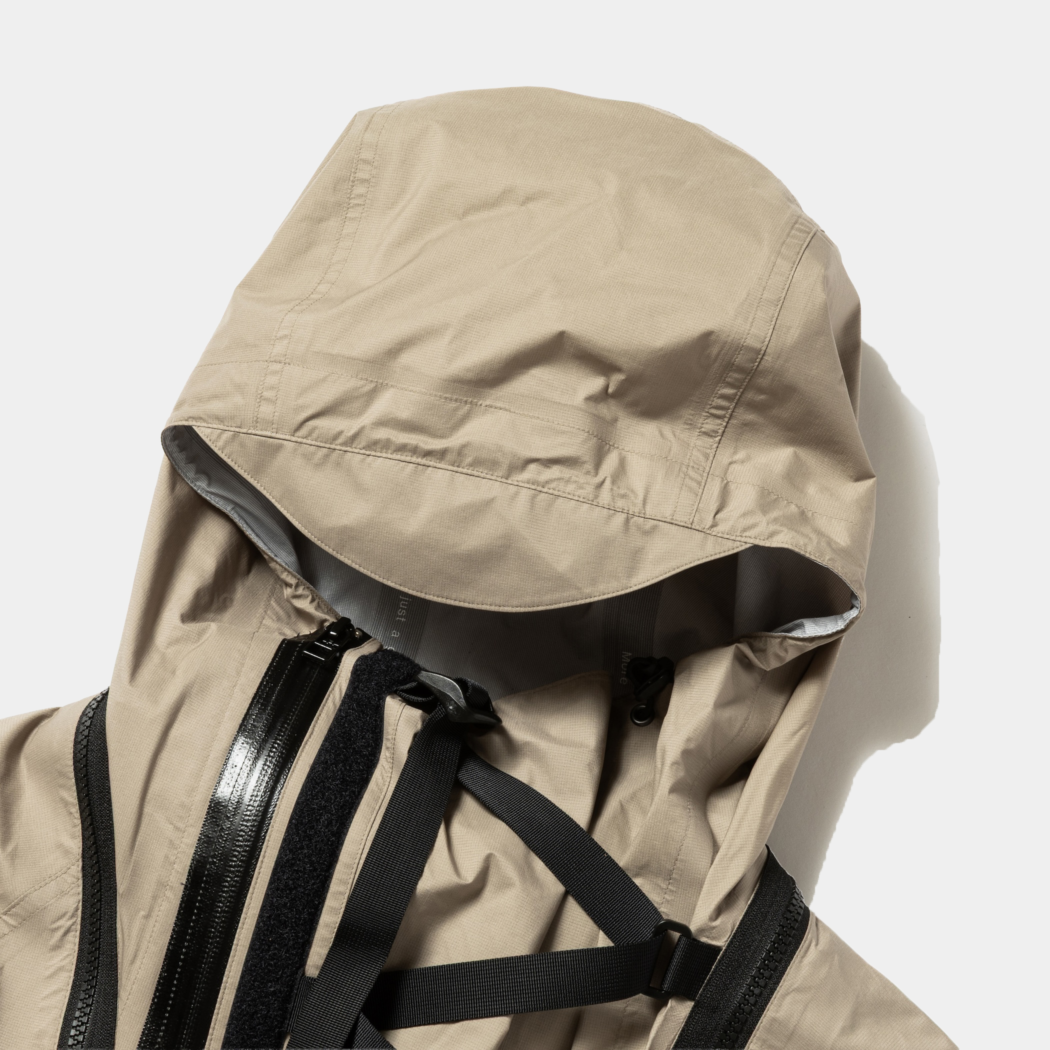 Air Circulation System Rain Jacket / Light/Sand Beige