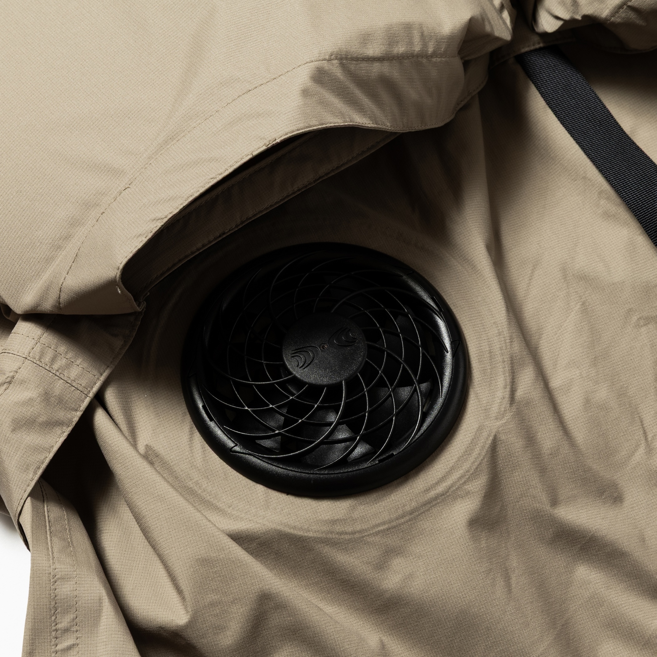 Air Circulation System Rain Jacket / Light/Sand Beige