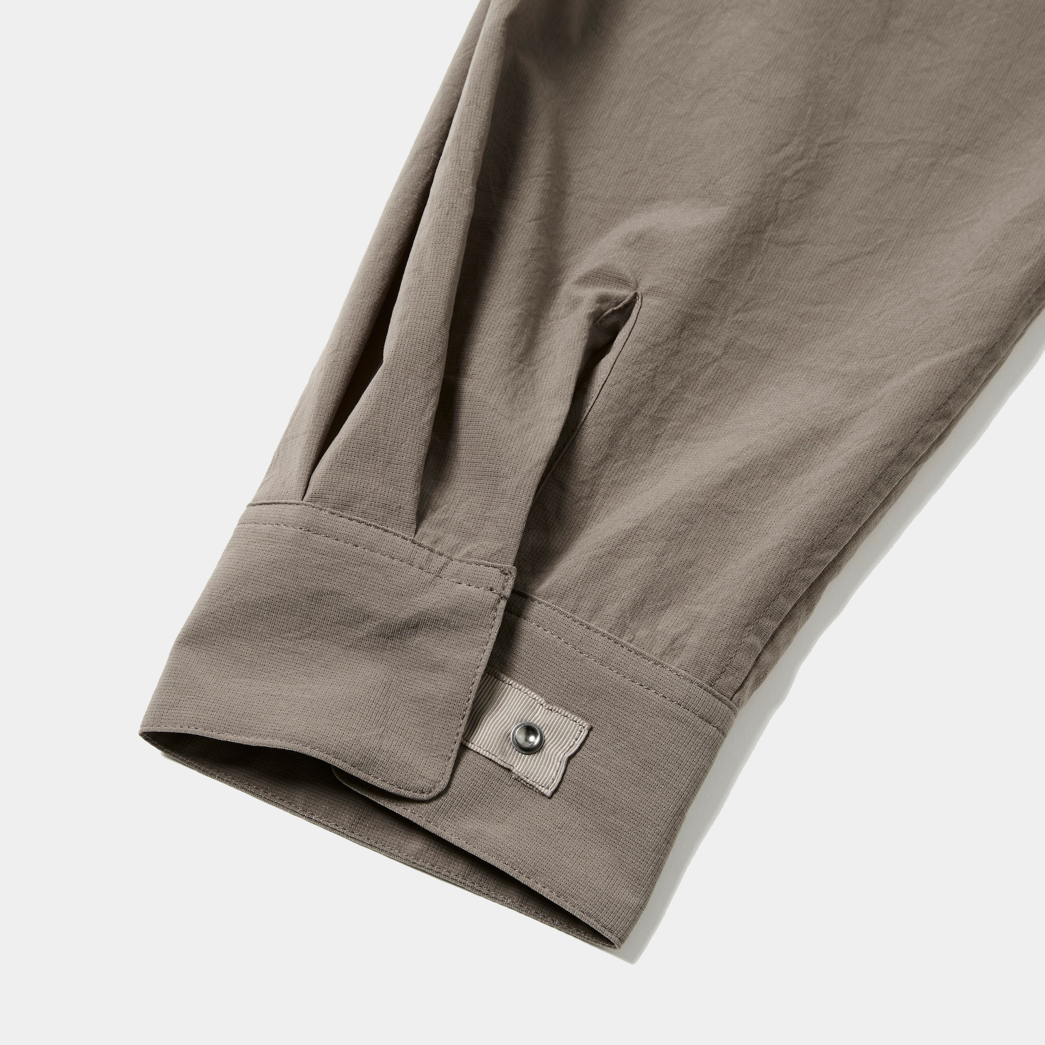 Breathable Side Slit L/S SH/Greige