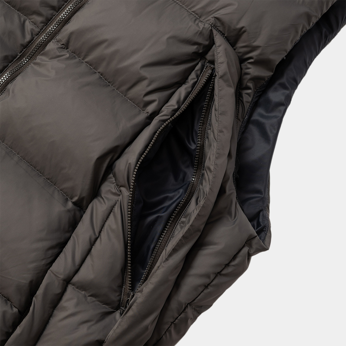 Ghost Down Vest /CHARCOAL