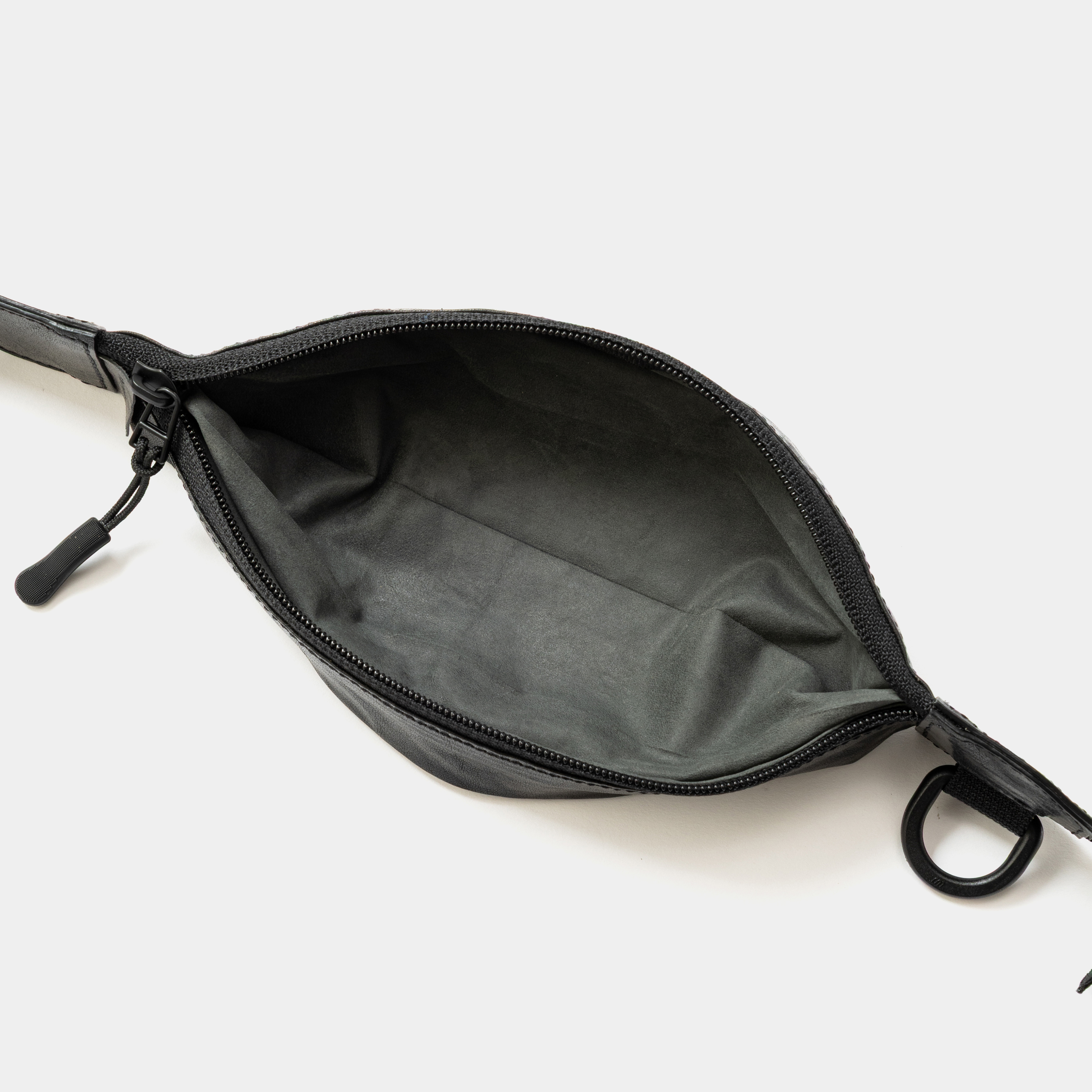 Leather Minimal Body Bag /OFF BLACK