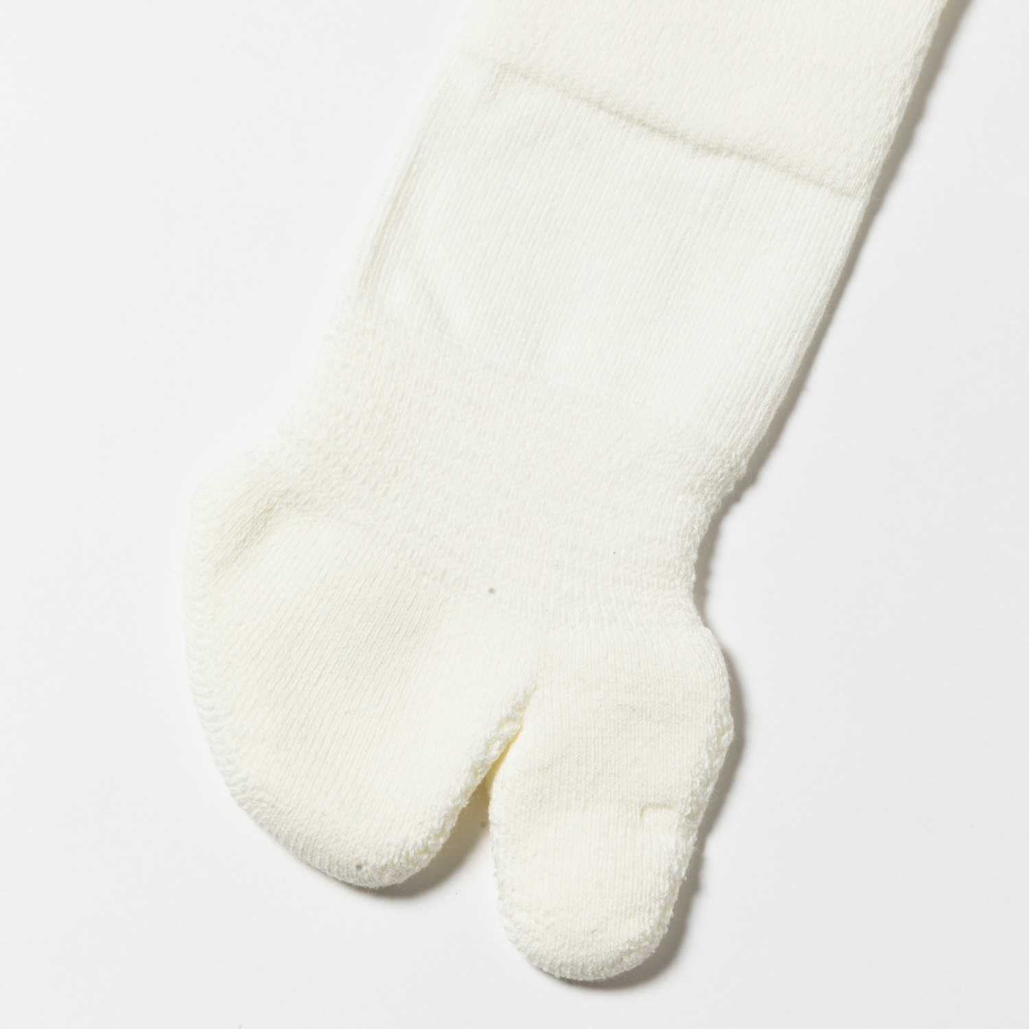 “Tabi” Tube Socks / RAW WHITE