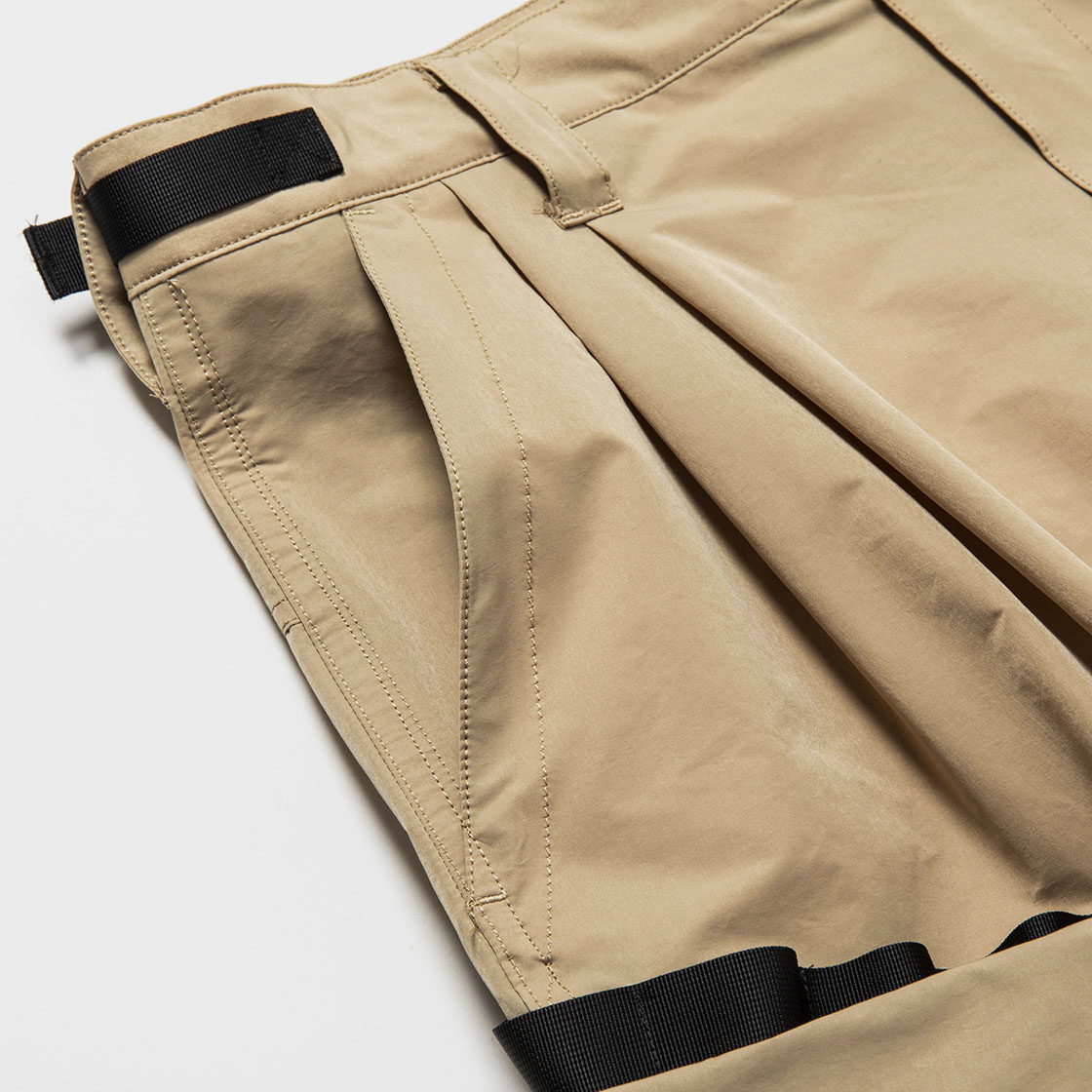 Crisp Nylon Luggage Cargo Shorts / Beige