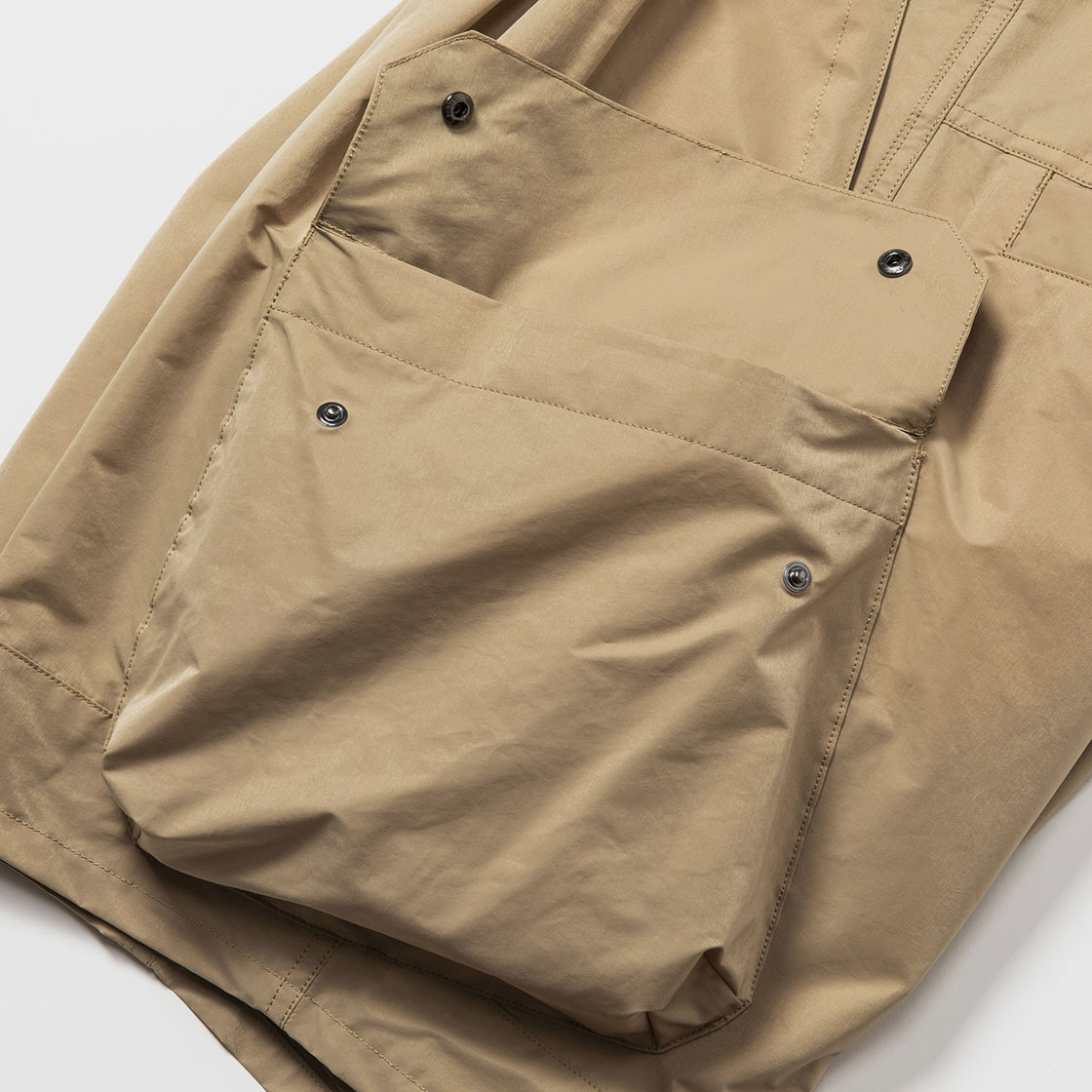 Crisp Nylon Luggage Cargo Shorts / Beige