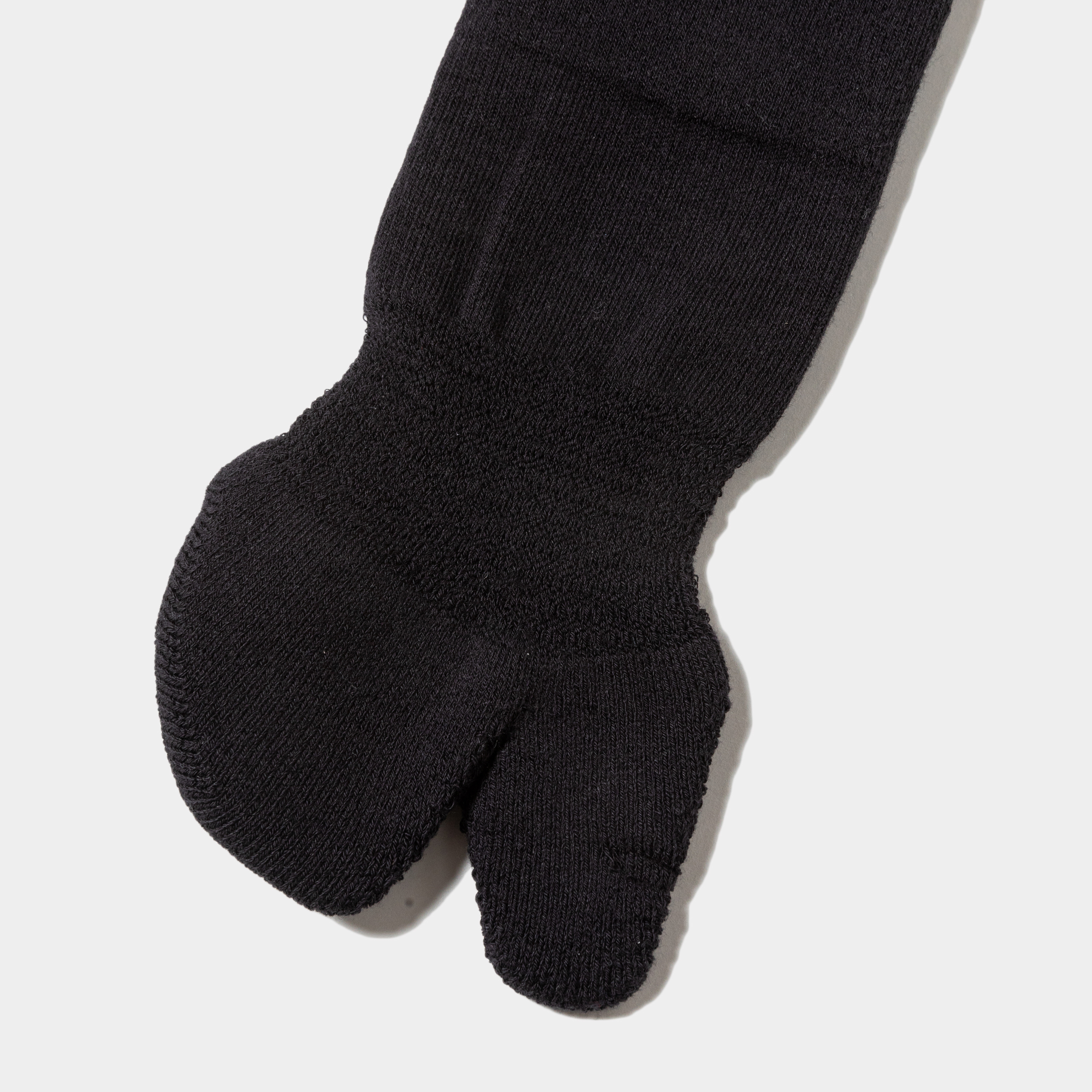 “Tabi” Tube Socks/Off Black