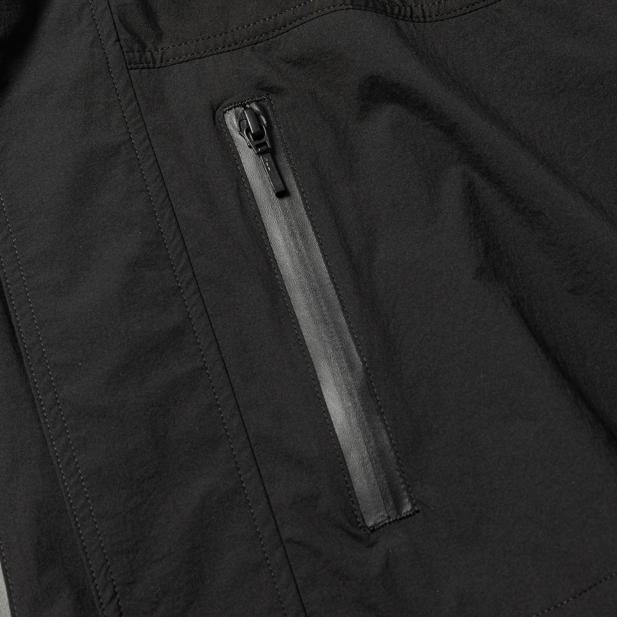 Crisp Nylon Wind JKT/Off Black